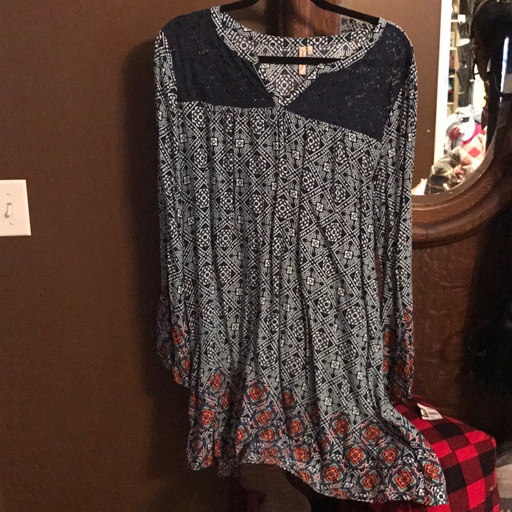 NWOT- RED CAMEL DRESS WITH BELL SLEEVES SZ L